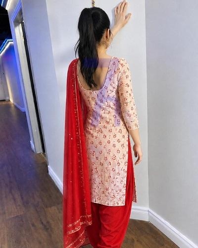 Zarah (Pakistani) Profile Pic 3